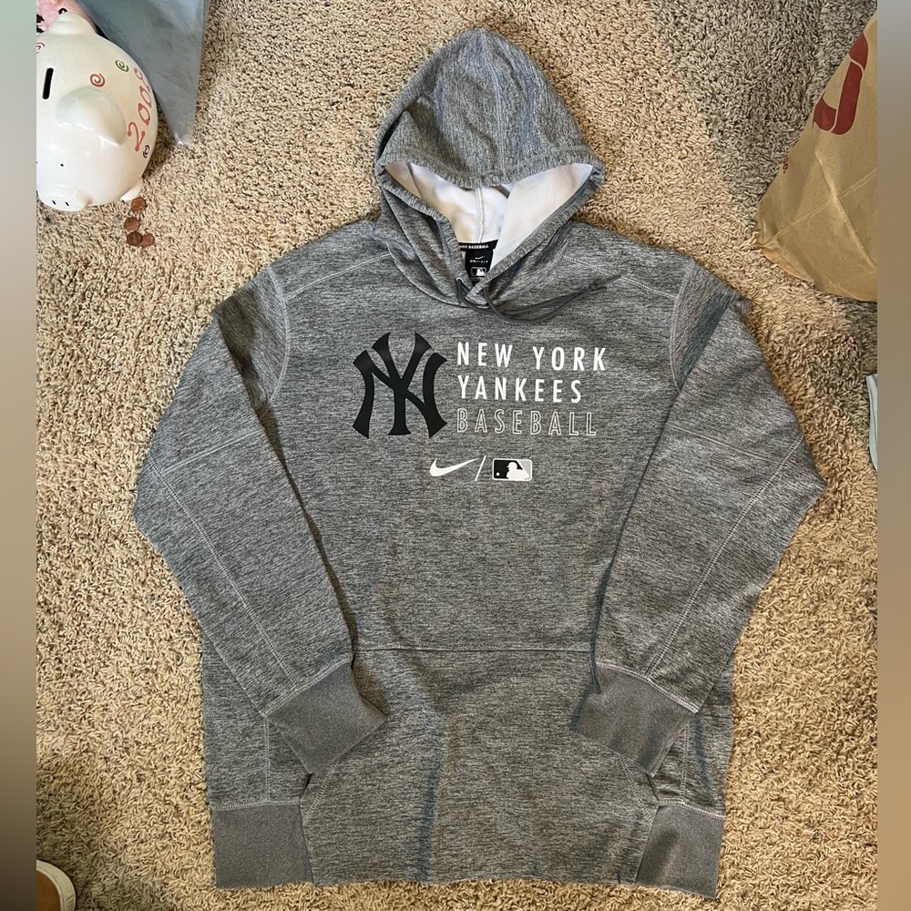Nike Gray Yankees Sweatshirt Hoodie